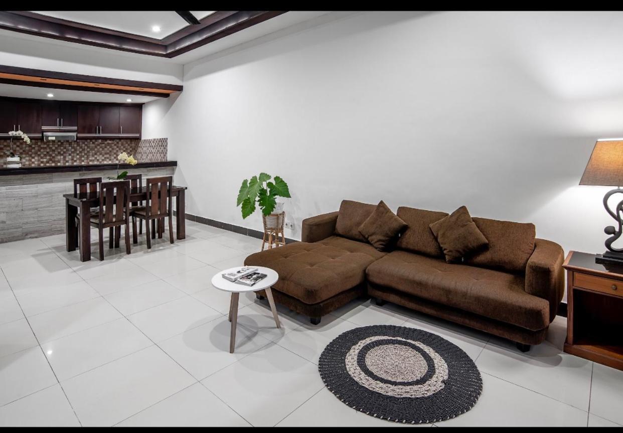 Pondok Arya Kuta Villas By Kamara Exterior foto
